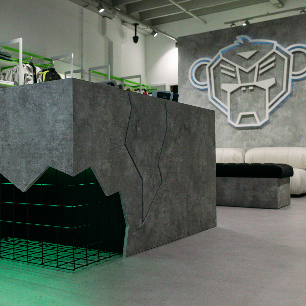 //blackbananas.com/cdn/shop/files/MOTN-store.jpg?v=1662041446