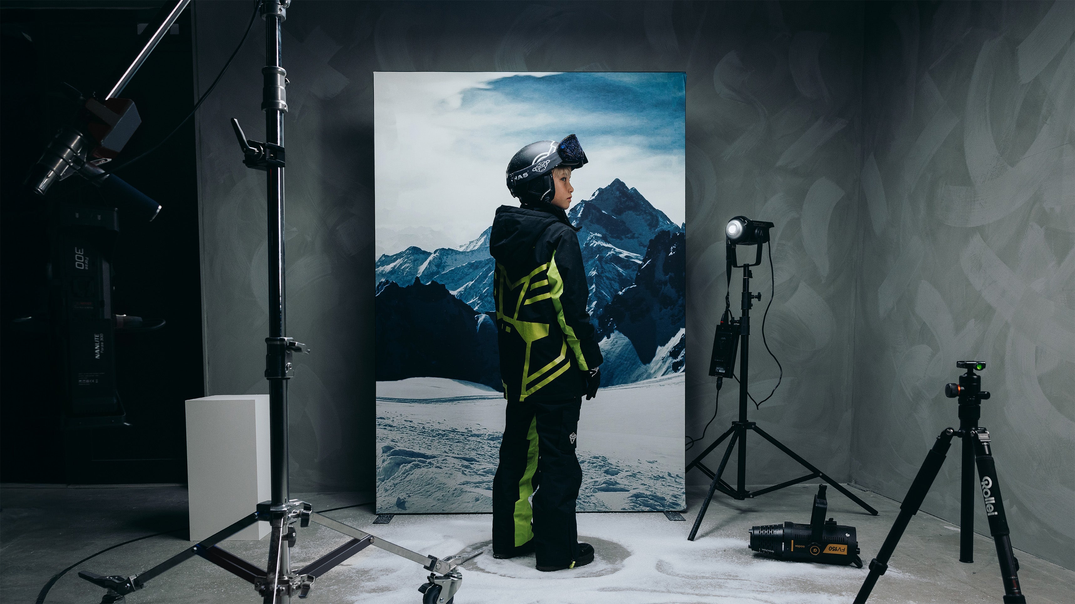 //blackbananas.everest.jpg?v=1759318825