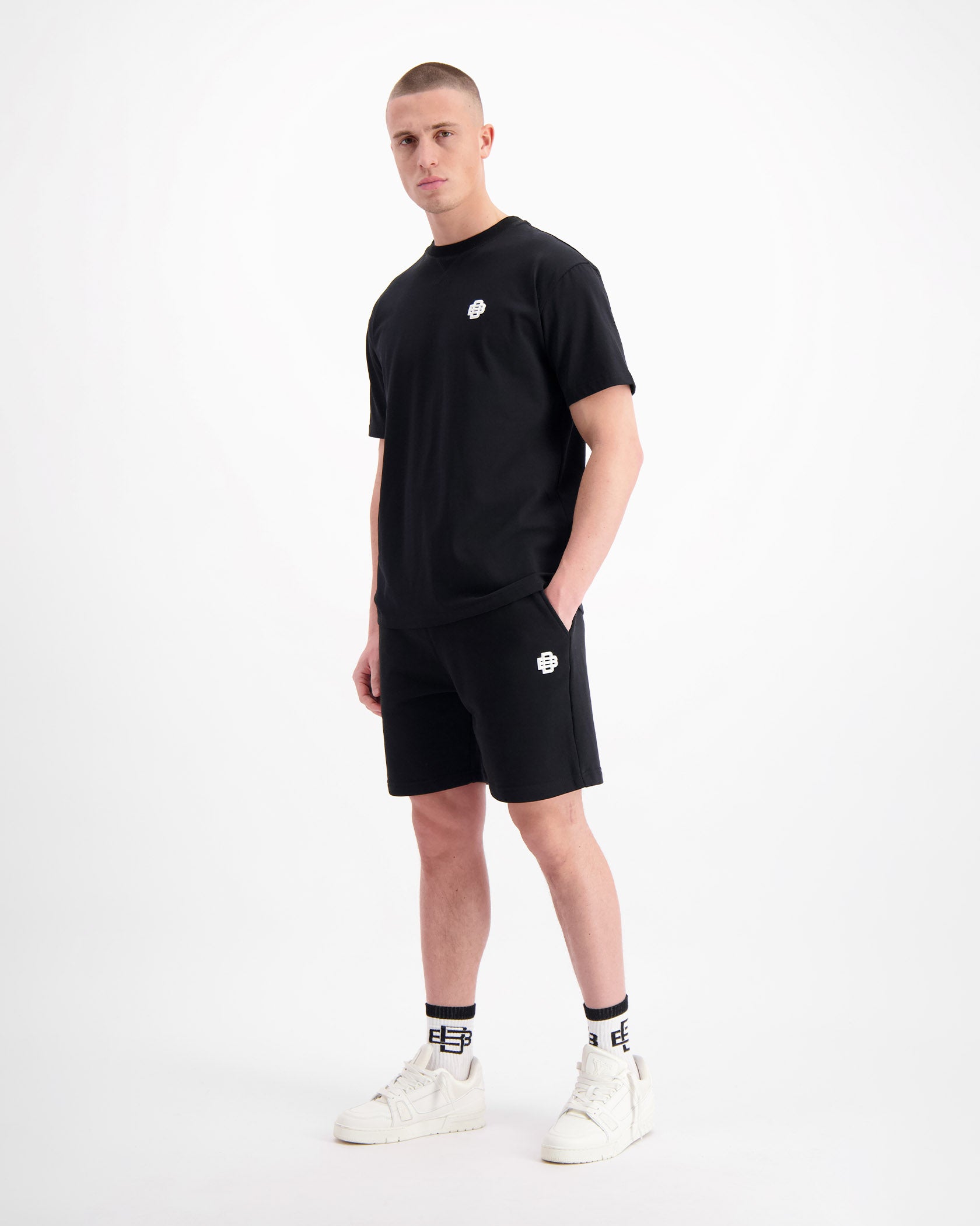 MONO RELAX SWEATSHORTS | Zwart