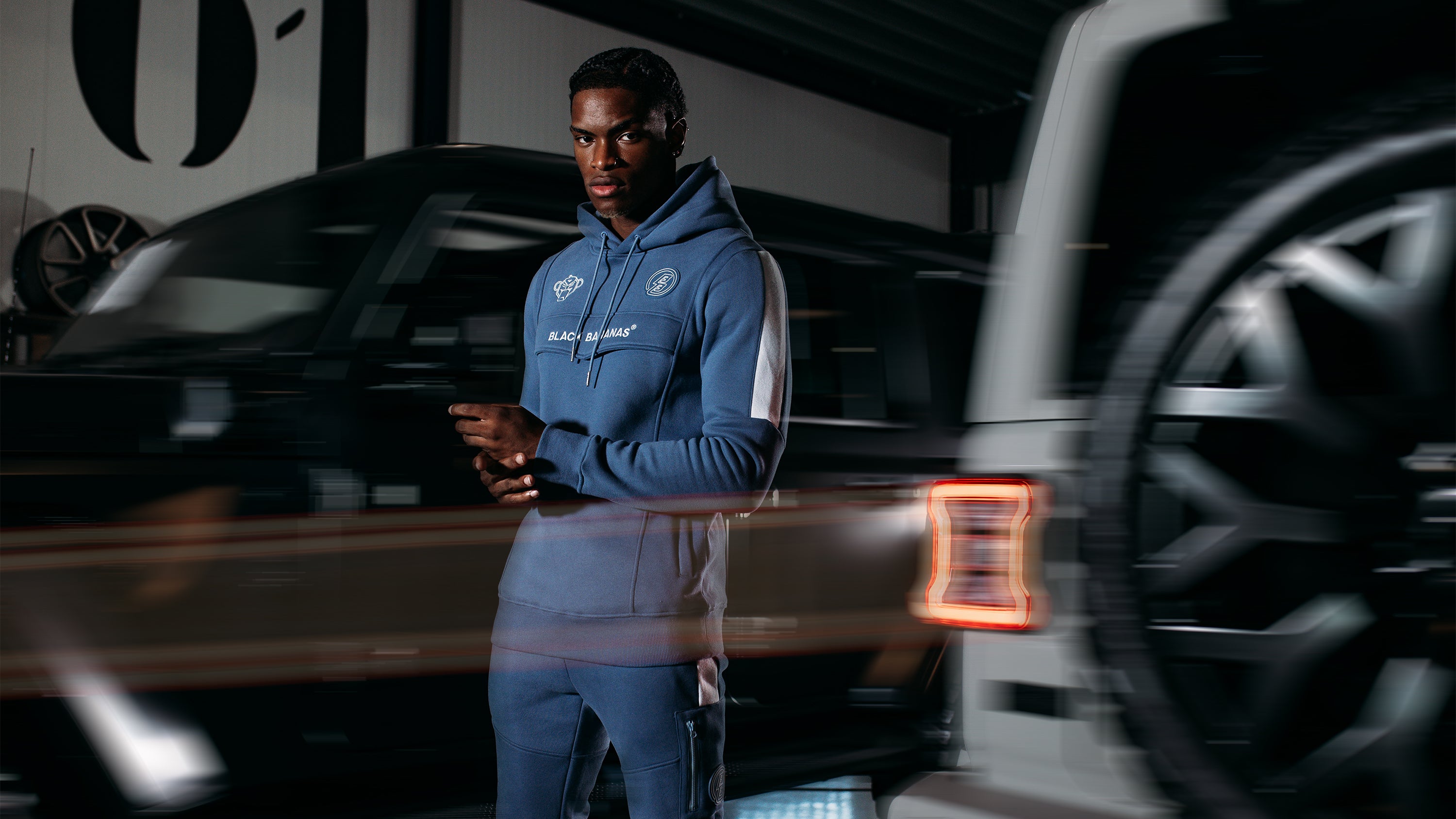 //blackbananas.com/cdn/shop/articles/anorak2_{width}x.jpg?v=1665581246