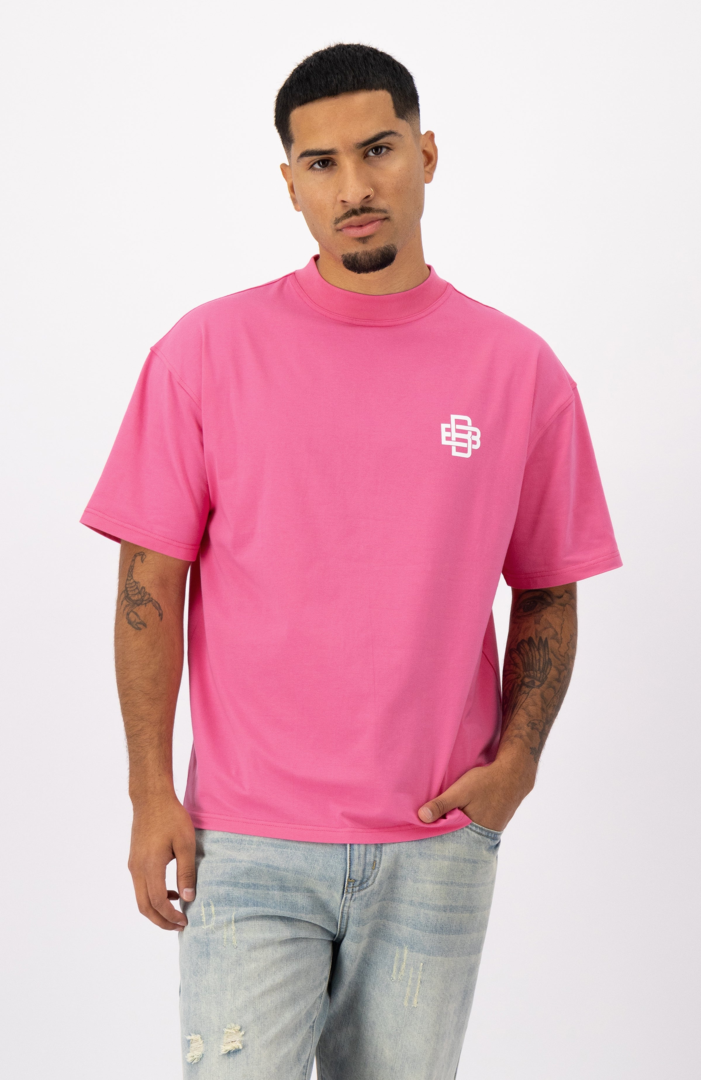 //blackbananas.com/cdn/shop/files/1.324.3-top-pink-mono-t-shirt-01-Heren_{width}x.jpg?v=1716362896