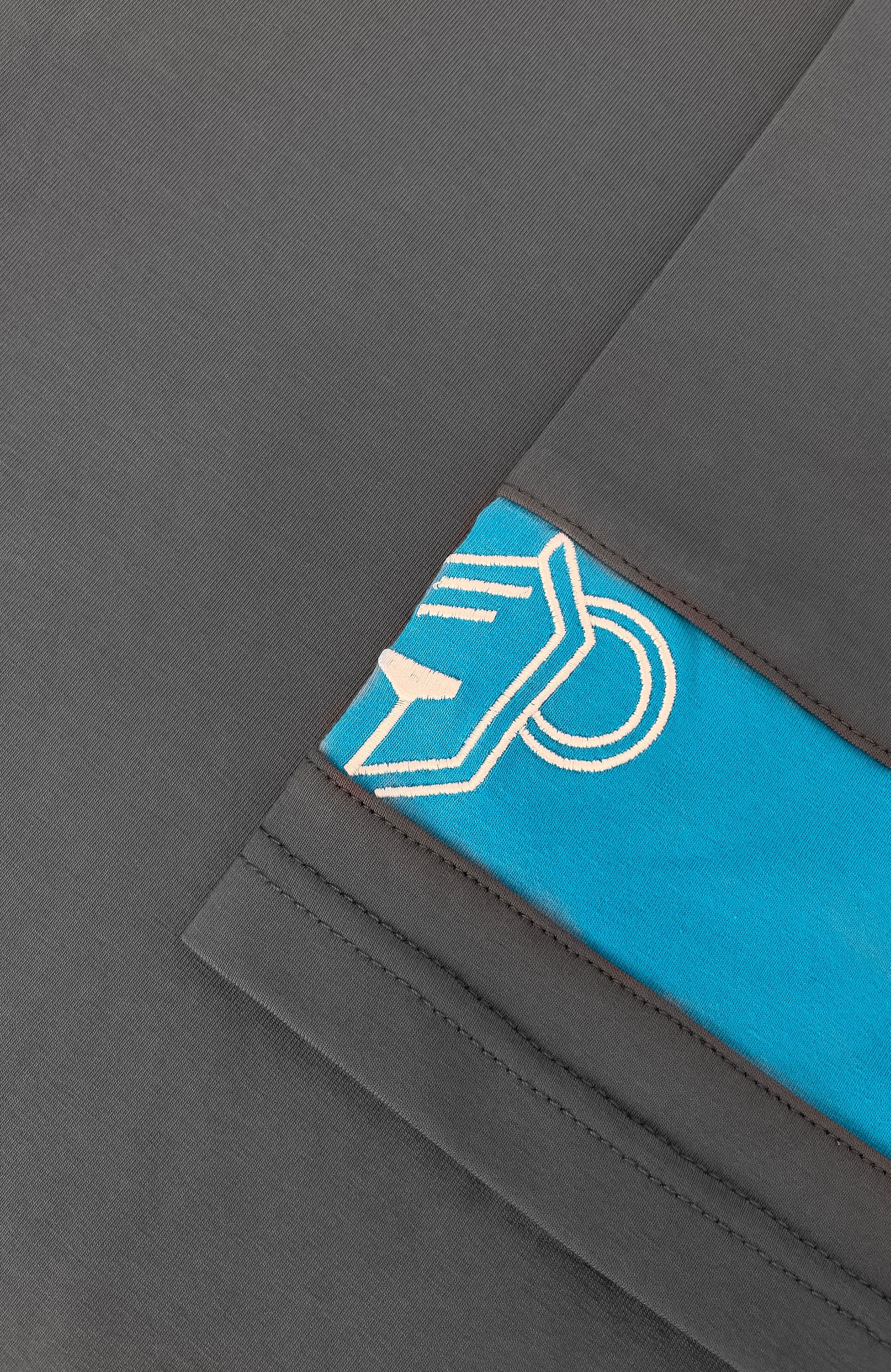 JR. COMMANDER T-HIRT | Charcoal