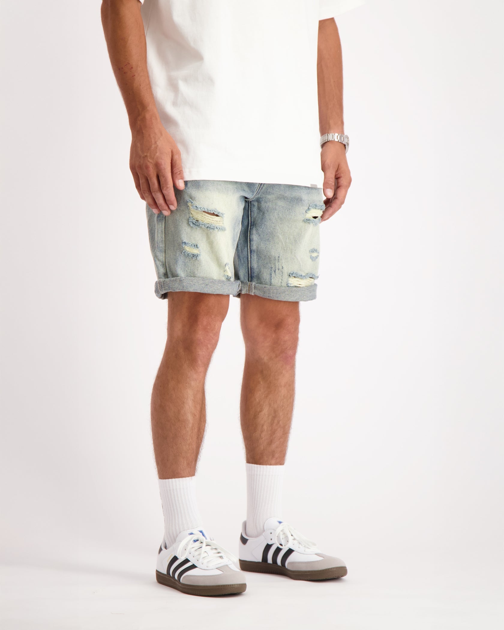 DISTRESSED DENIM SHORTS | Lichtblauw