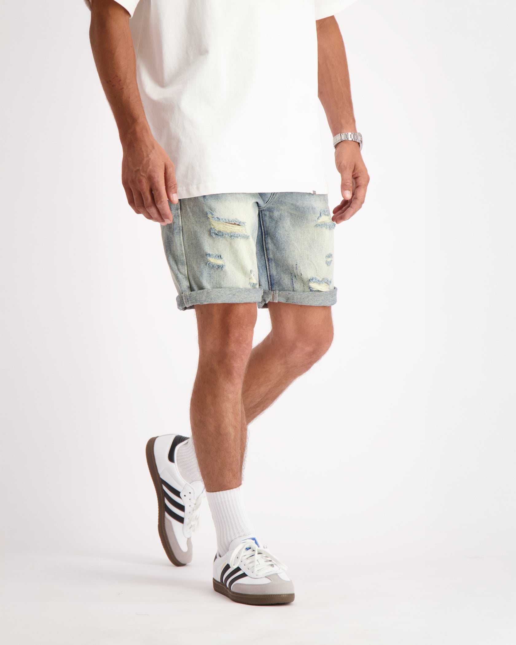 DISTRESSED DENIM SHORTS | Lichtblauw