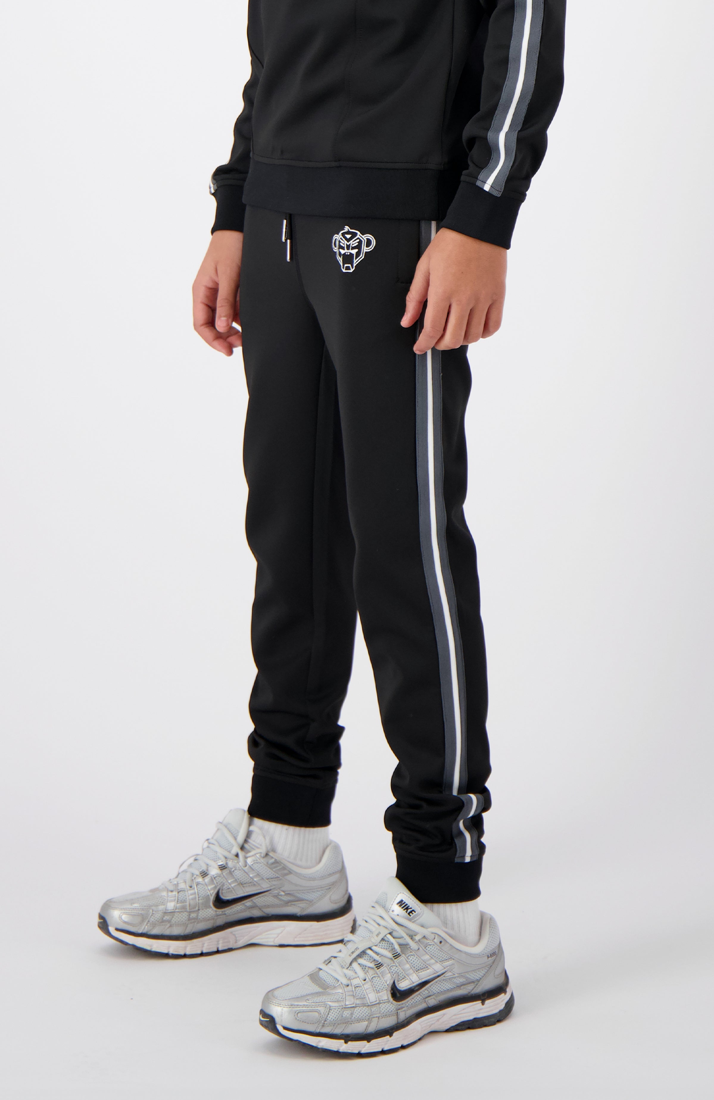 JR. TAPED TRACKPANTS | Zwart