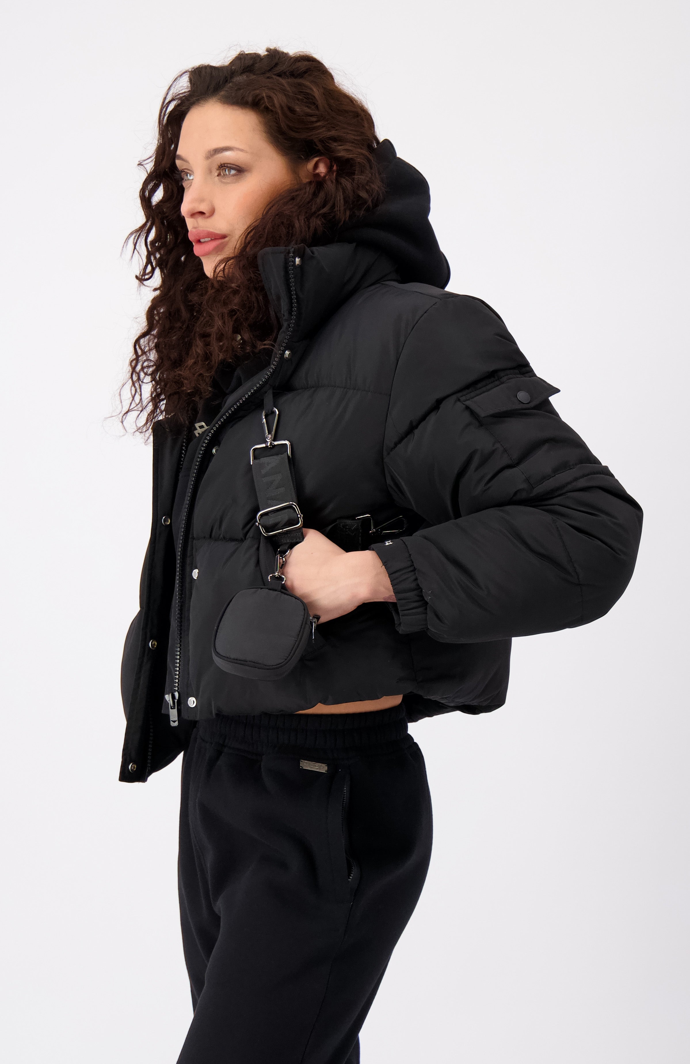CROPPED BELT JACKET | Zwart