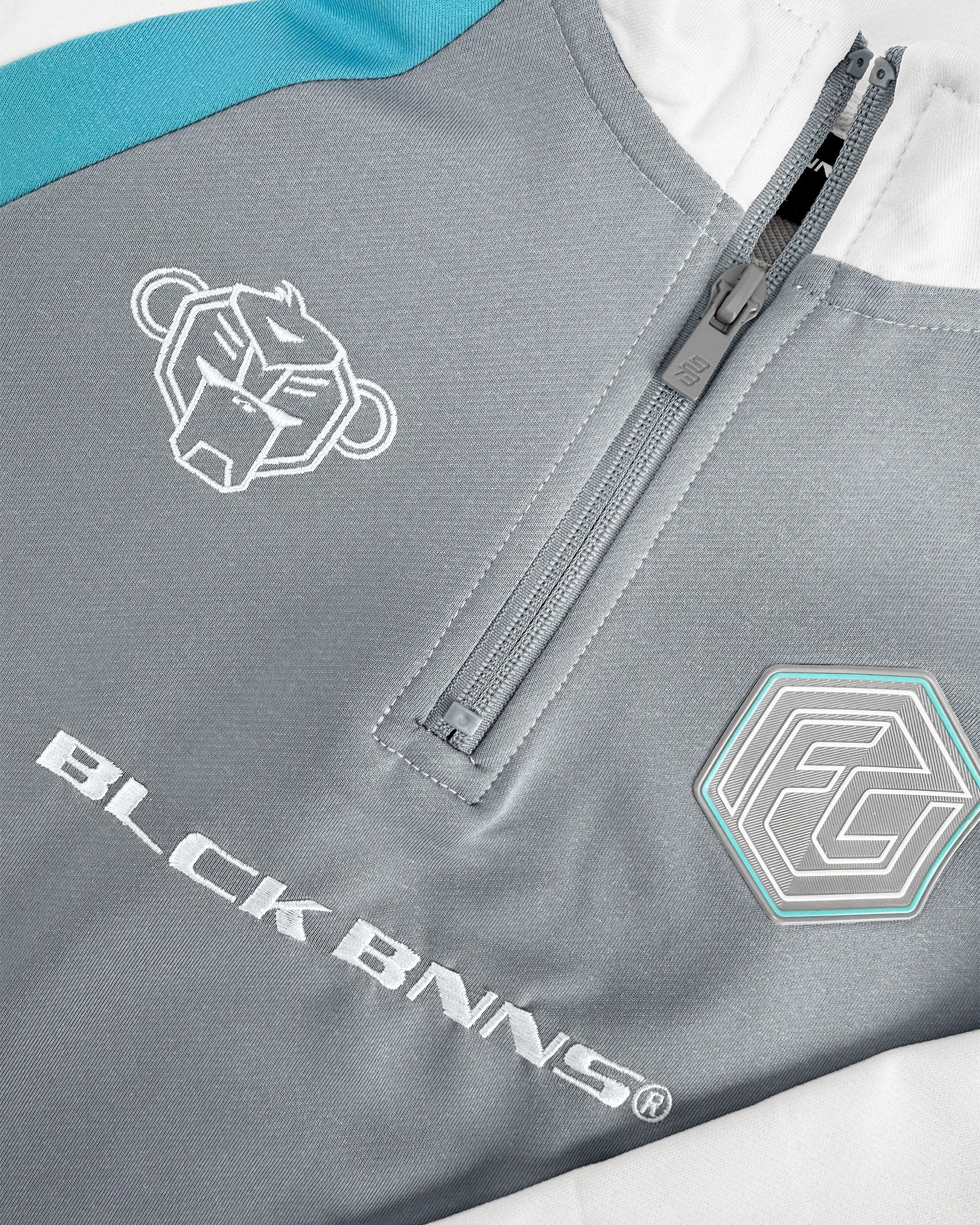 FOOTBALL | Zandkleurig