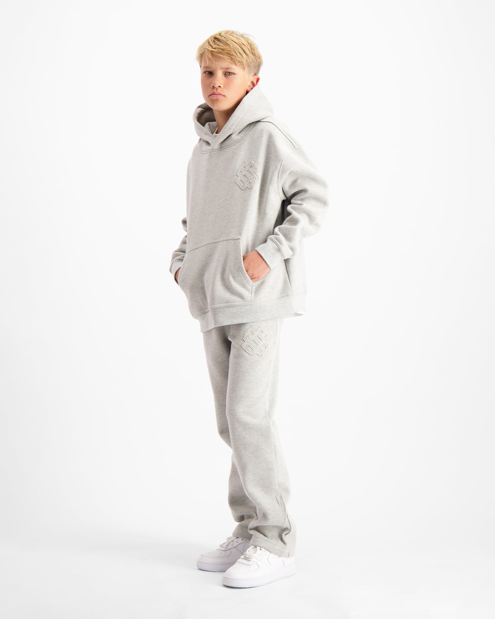 KIDS RIPPED MONOGRAM SWEATPANTS | Grijs